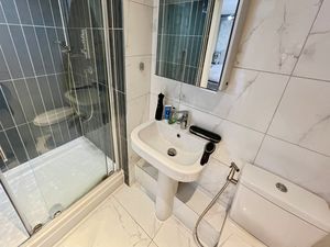 En suite- click for photo gallery